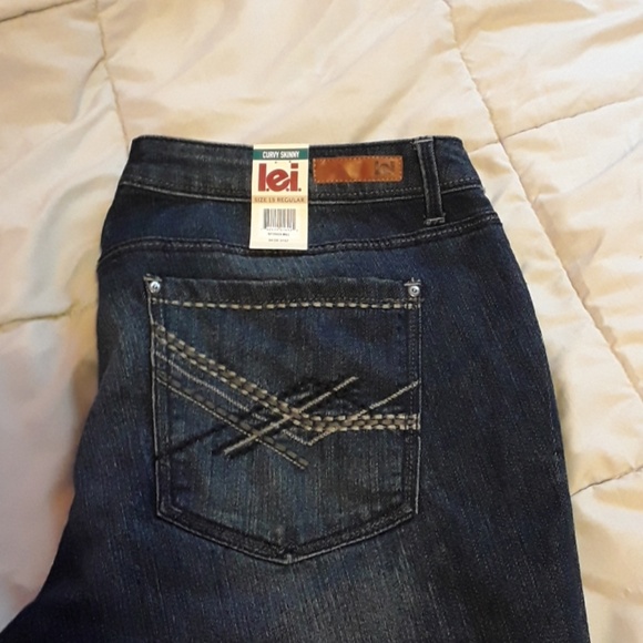 Jeans - Picture 3 of 3